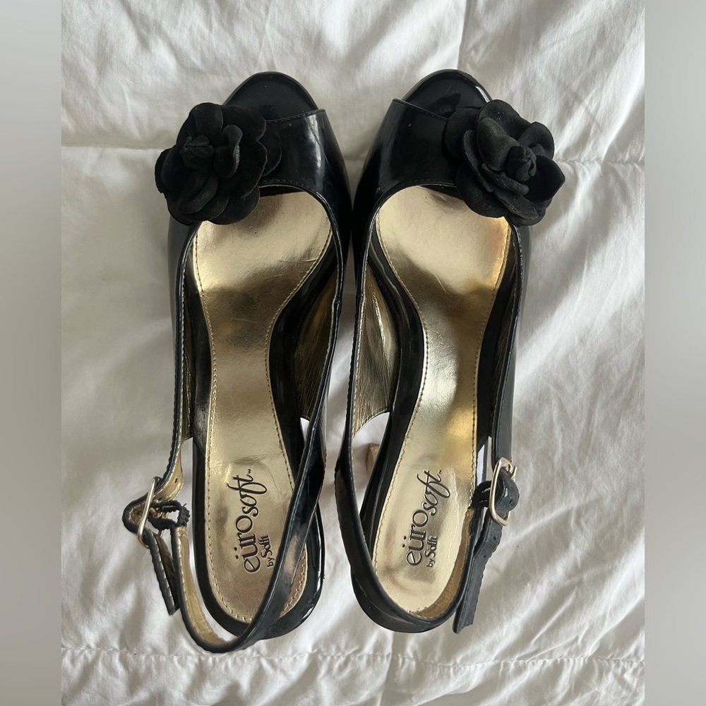 Sofft Women's Black Peep-Toe Slingback Heels